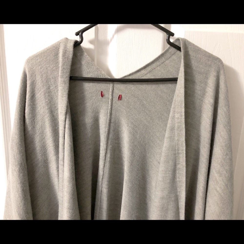 Grey wrap - Picture 3 of 4